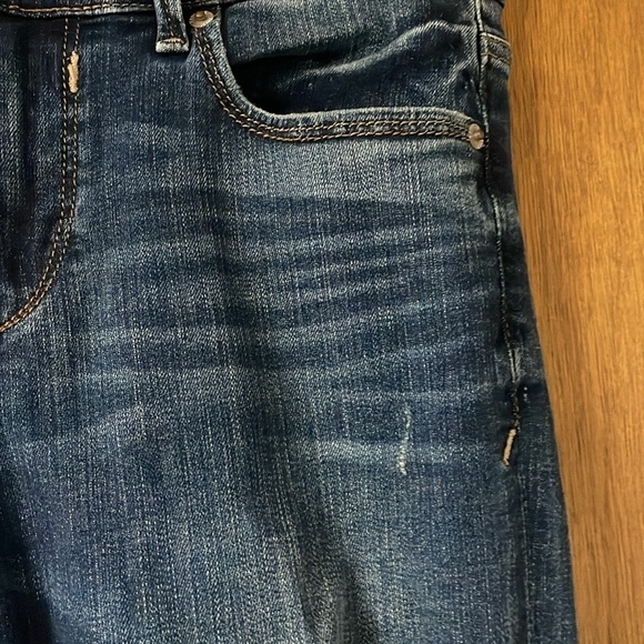 Express size 6 dark wash destress mid-rise jegging
jeans - Picture 7 of 14